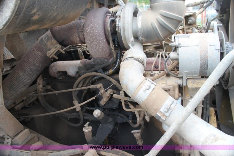image for item E8494 1988 White WCA tank truck