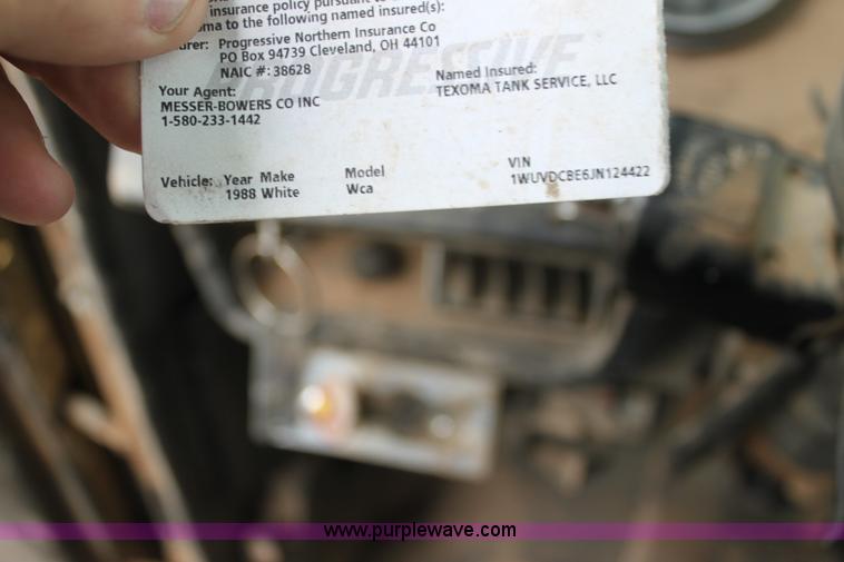 image for item E8494 1988 White WCA tank truck