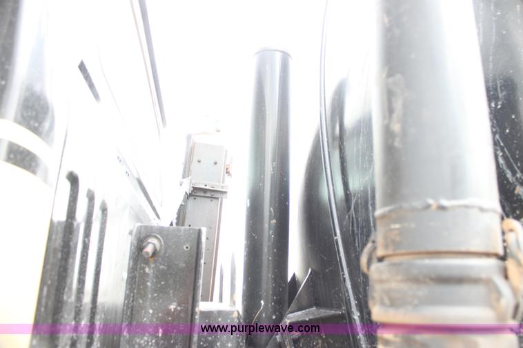 image for item E8494 1988 White WCA tank truck