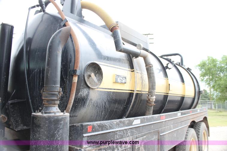 image for item E8494 1988 White WCA tank truck