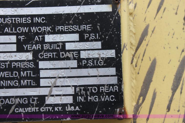 image for item E8494 1988 White WCA tank truck