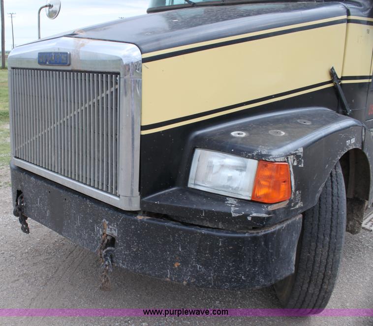 image for item E8494 1988 White WCA tank truck