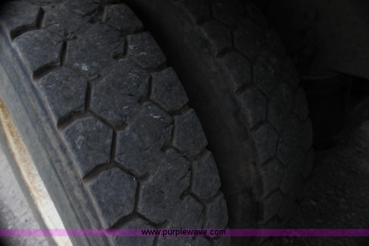 image for item E8494 1988 White WCA tank truck