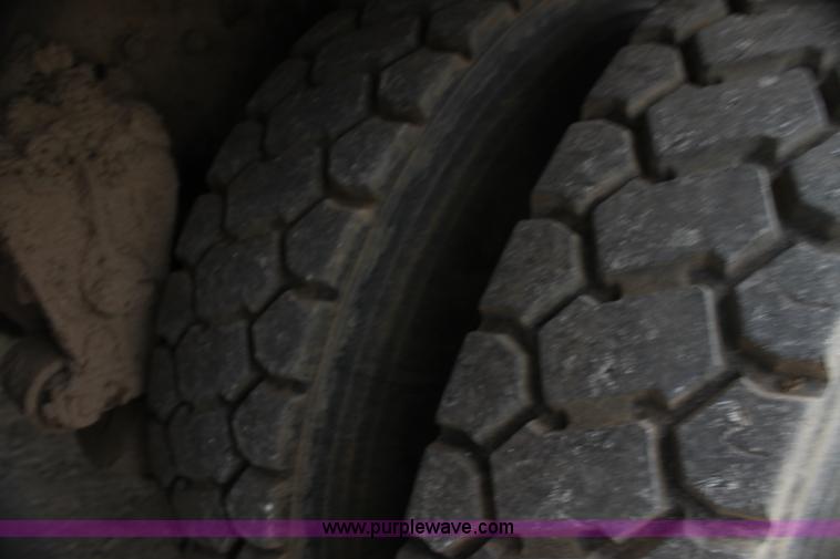 image for item E8494 1988 White WCA tank truck