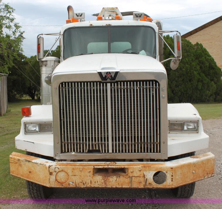 image for item E8495 1995 Western Star 490 tank truck