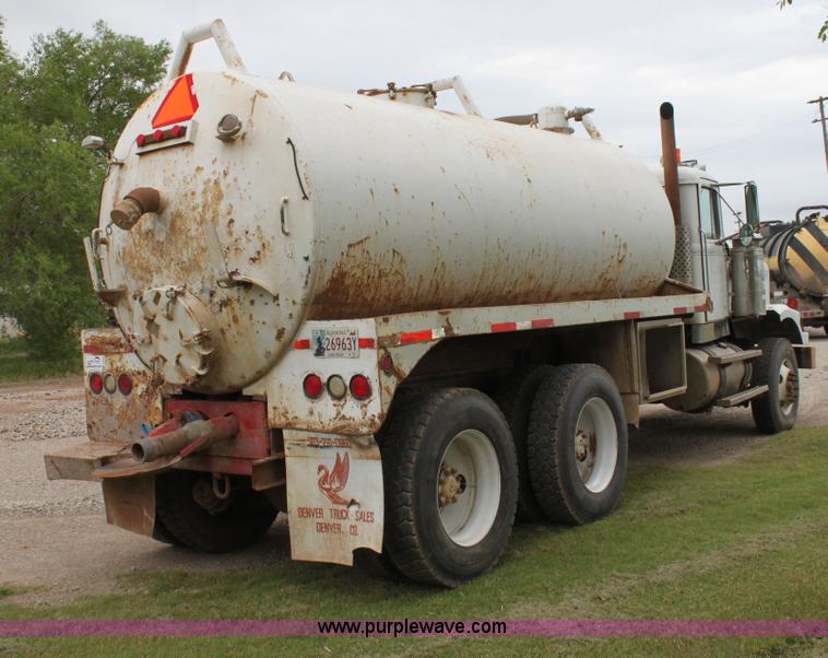 image for item E8495 1995 Western Star 490 tank truck