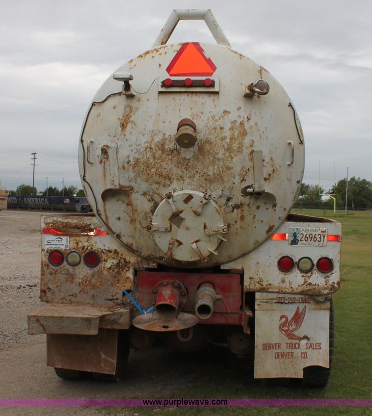 image for item E8495 1995 Western Star 490 tank truck