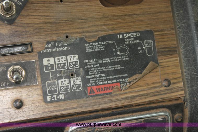 image for item E8495 1995 Western Star 490 tank truck