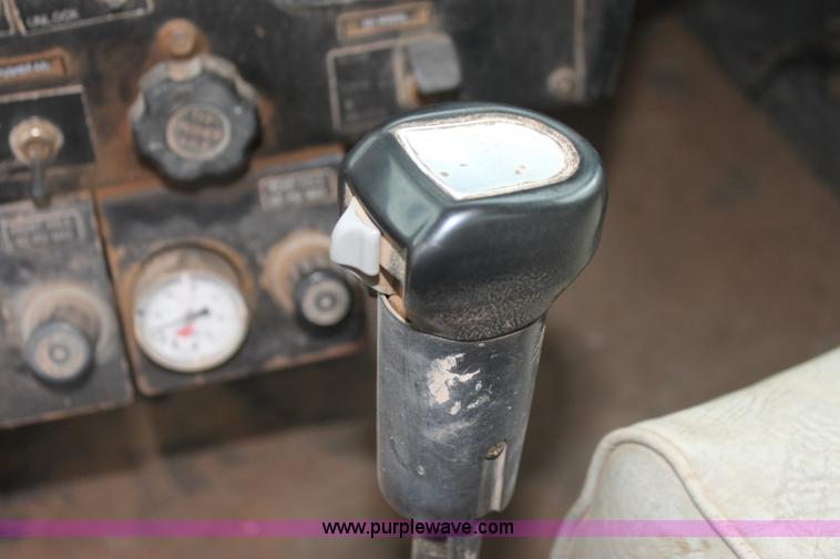 image for item E8495 1995 Western Star 490 tank truck