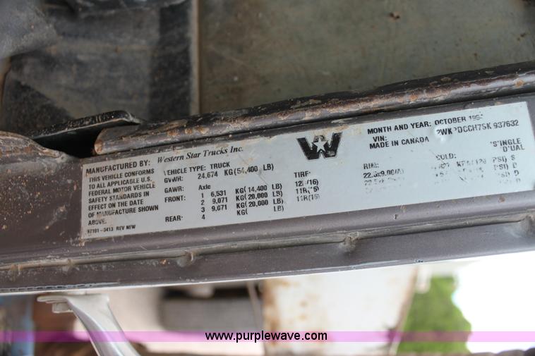 image for item E8495 1995 Western Star 490 tank truck