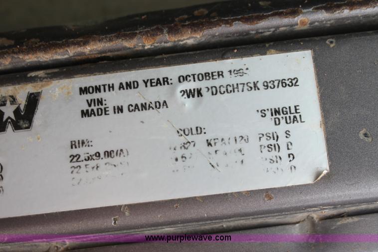 image for item E8495 1995 Western Star 490 tank truck