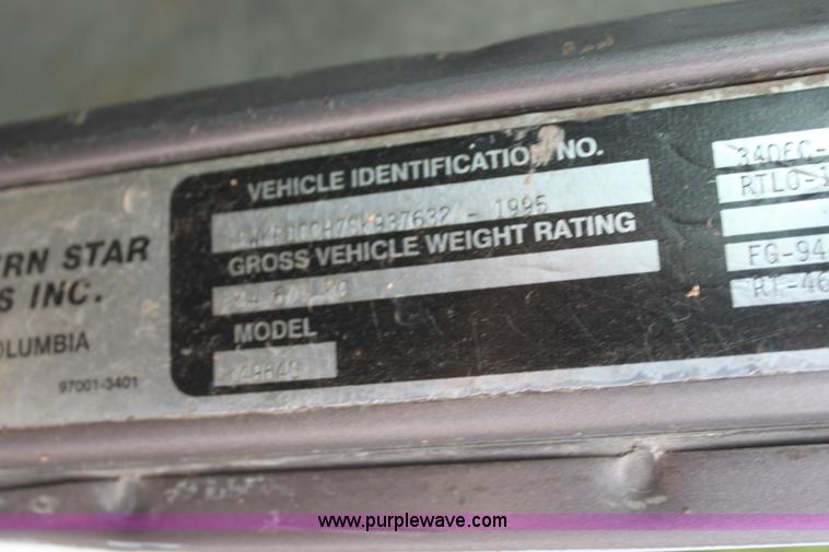 image for item E8495 1995 Western Star 490 tank truck