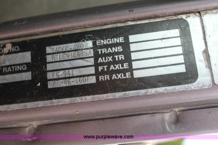 image for item E8495 1995 Western Star 490 tank truck