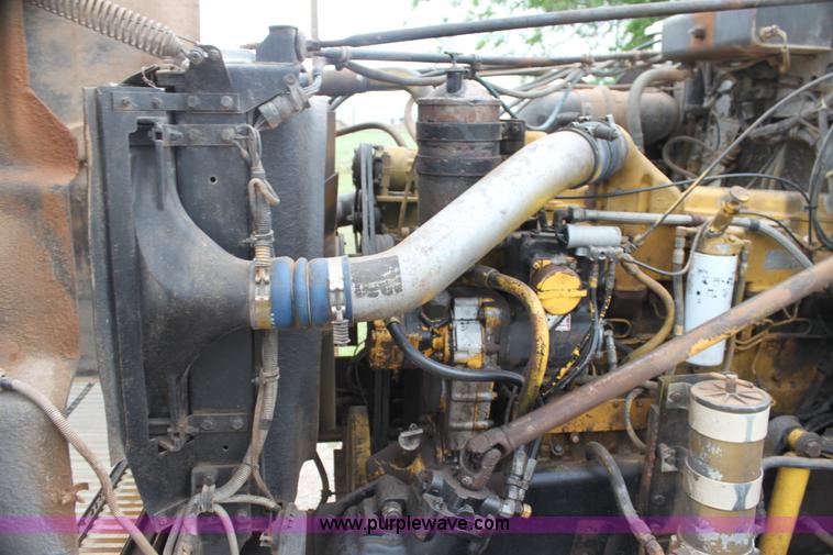 image for item E8495 1995 Western Star 490 tank truck