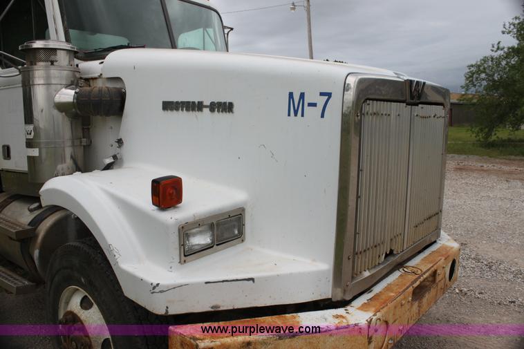 image for item E8495 1995 Western Star 490 tank truck