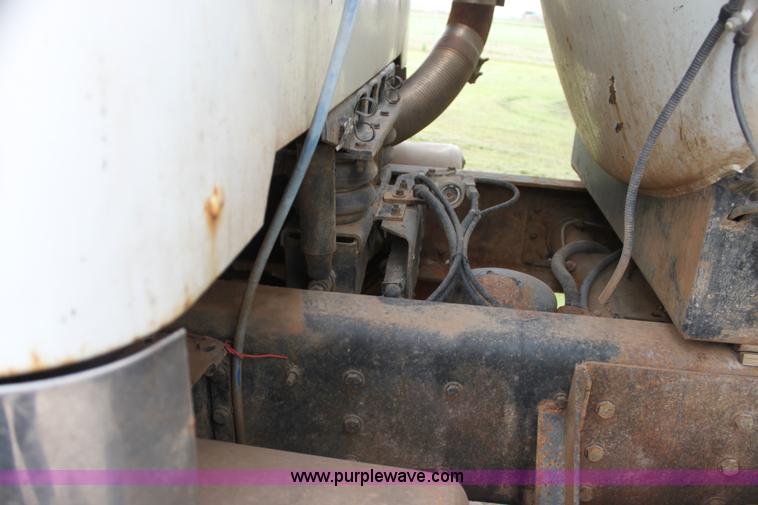 image for item E8495 1995 Western Star 490 tank truck