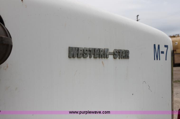 image for item E8495 1995 Western Star 490 tank truck