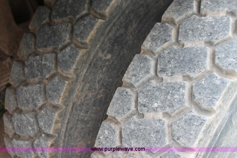 image for item E8495 1995 Western Star 490 tank truck