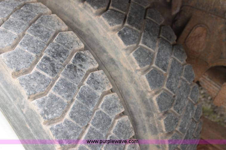 image for item E8495 1995 Western Star 490 tank truck