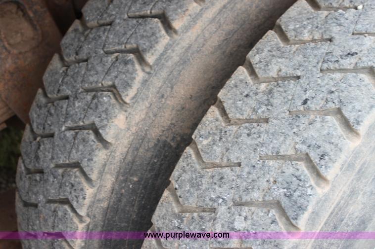 image for item E8495 1995 Western Star 490 tank truck