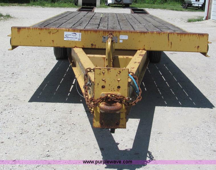 image for item F5070 1997 Trail King TK18-2200 flatbed trailer