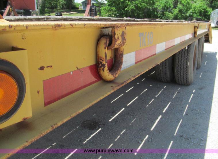 image for item F5070 1997 Trail King TK18-2200 flatbed trailer