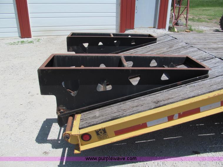 image for item F5070 1997 Trail King TK18-2200 flatbed trailer