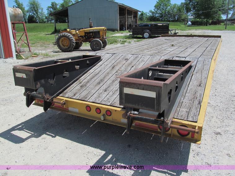 image for item F5070 1997 Trail King TK18-2200 flatbed trailer