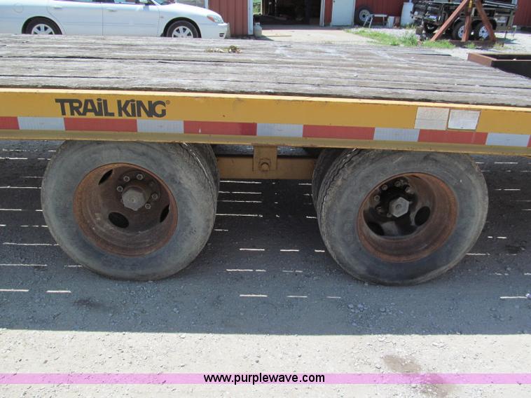 image for item F5070 1997 Trail King TK18-2200 flatbed trailer