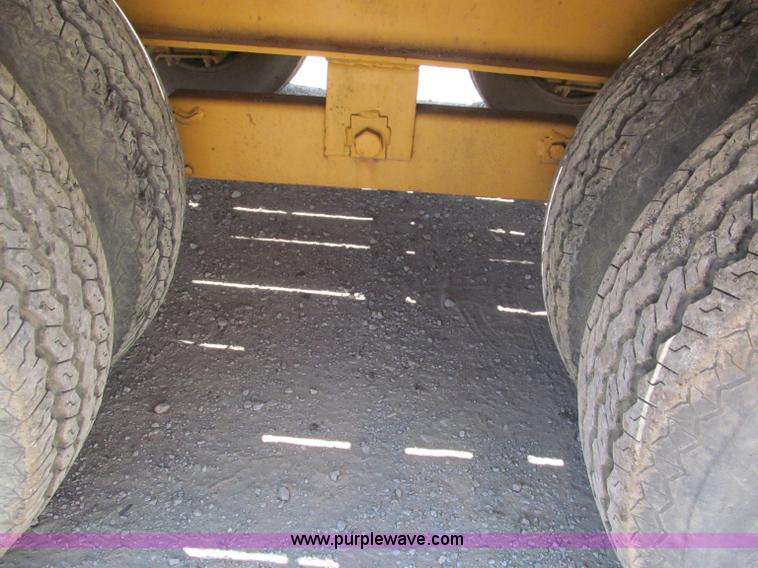 image for item F5070 1997 Trail King TK18-2200 flatbed trailer