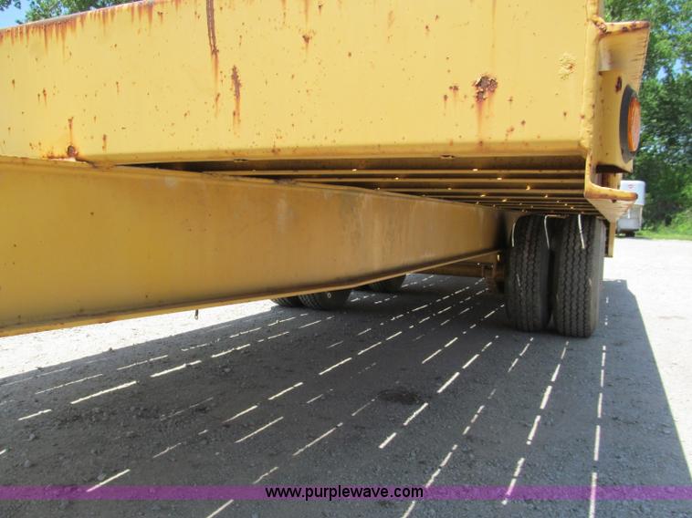 image for item F5070 1997 Trail King TK18-2200 flatbed trailer