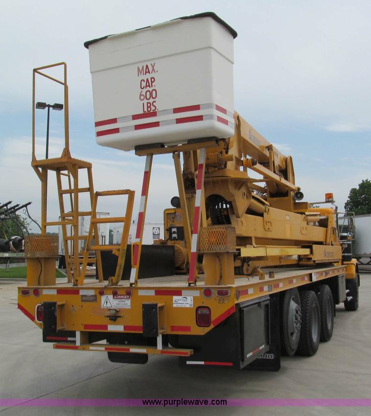 image for item F5071 1986 GMC General bridge inspection truck