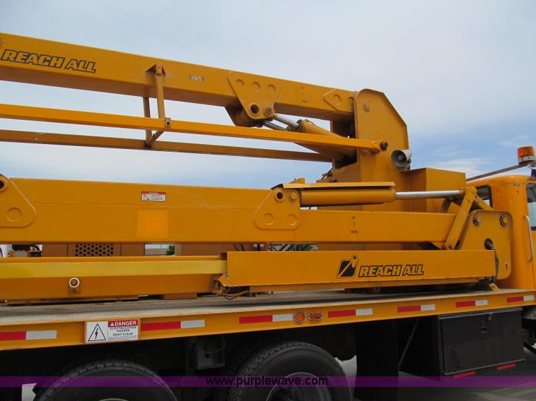 image for item F5071 1986 GMC General bridge inspection truck