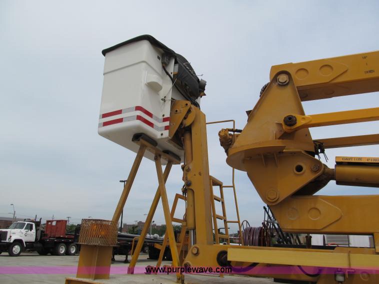 image for item F5071 1986 GMC General bridge inspection truck