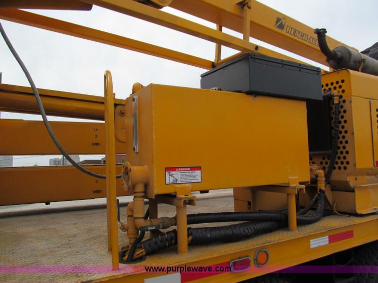 image for item F5071 1986 GMC General bridge inspection truck