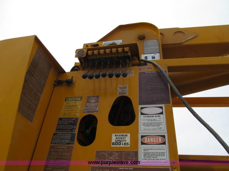 image for item F5071 1986 GMC General bridge inspection truck