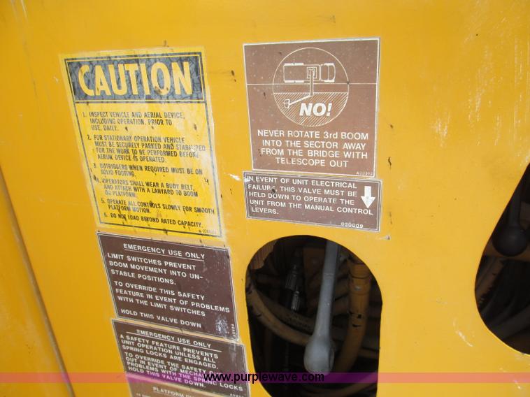 image for item F5071 1986 GMC General bridge inspection truck