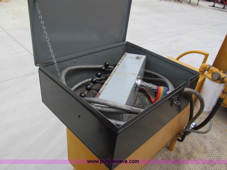 image for item F5071 1986 GMC General bridge inspection truck