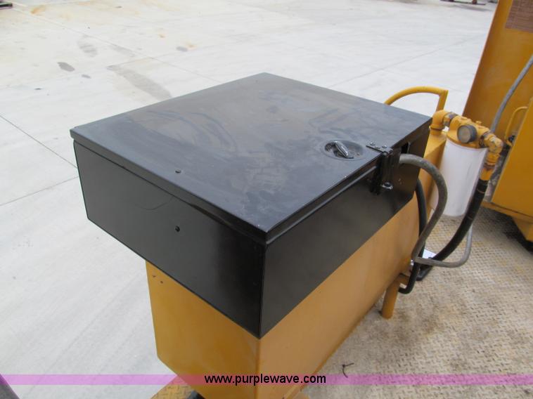 image for item F5071 1986 GMC General bridge inspection truck