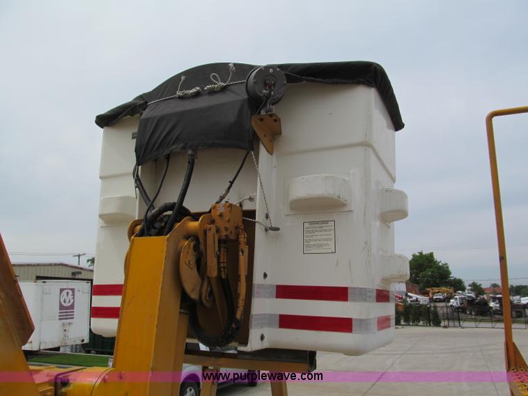 image for item F5071 1986 GMC General bridge inspection truck