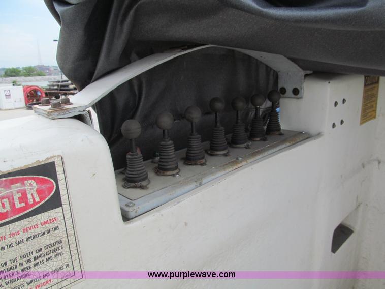 image for item F5071 1986 GMC General bridge inspection truck