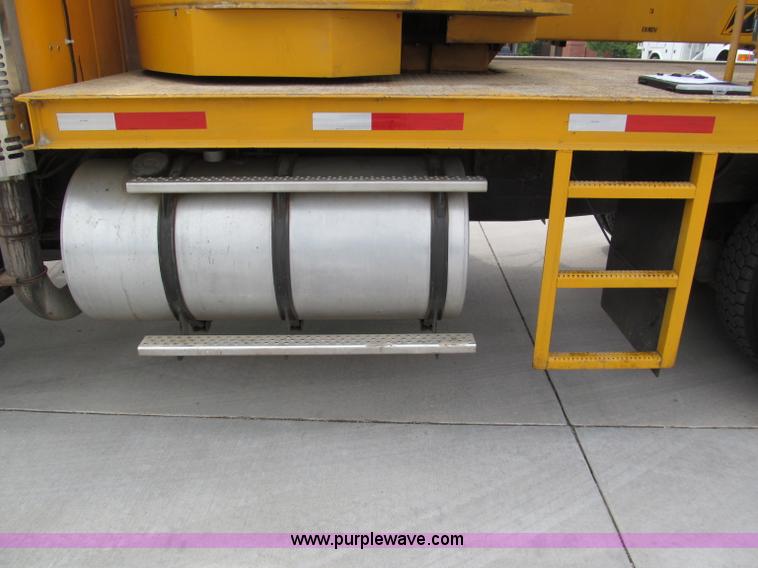 image for item F5071 1986 GMC General bridge inspection truck