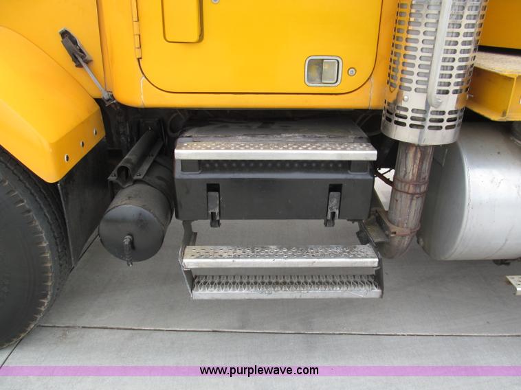 image for item F5071 1986 GMC General bridge inspection truck