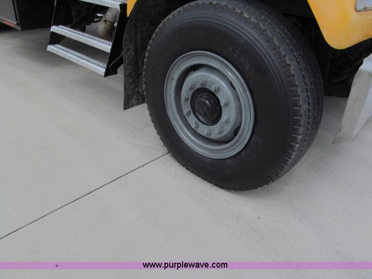 image for item F5071 1986 GMC General bridge inspection truck