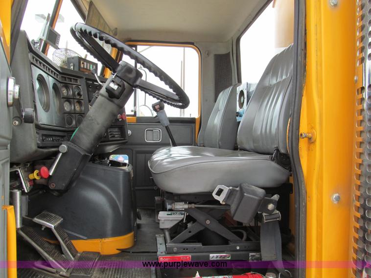 image for item F5071 1986 GMC General bridge inspection truck