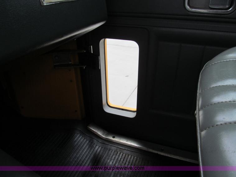 image for item F5071 1986 GMC General bridge inspection truck