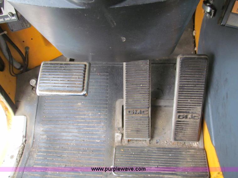 image for item F5071 1986 GMC General bridge inspection truck