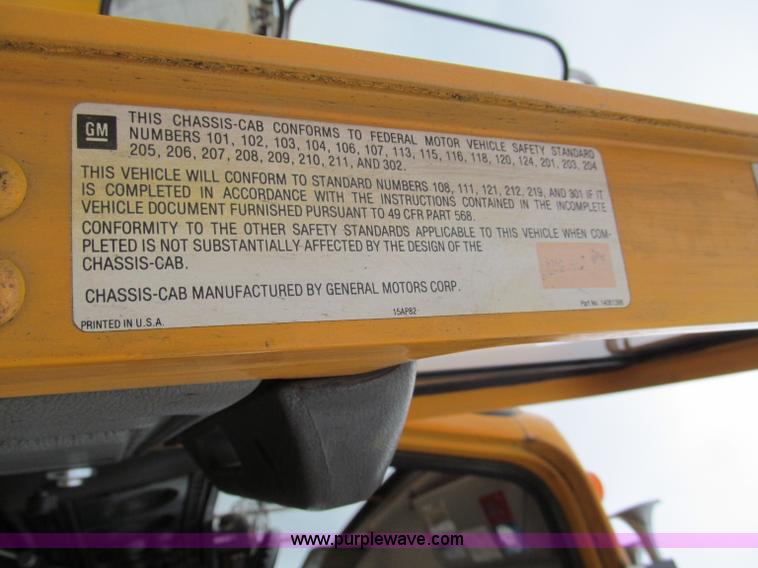 image for item F5071 1986 GMC General bridge inspection truck