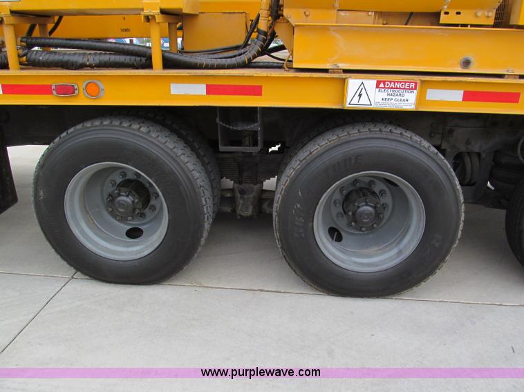 image for item F5071 1986 GMC General bridge inspection truck