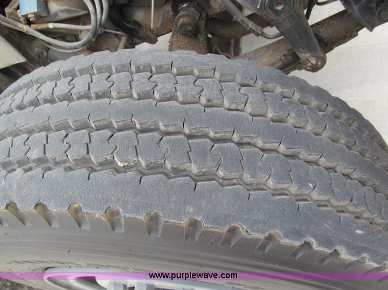 image for item F5071 1986 GMC General bridge inspection truck